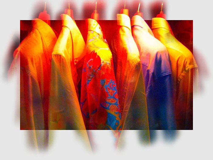 app draw on pictures of shirts hanging