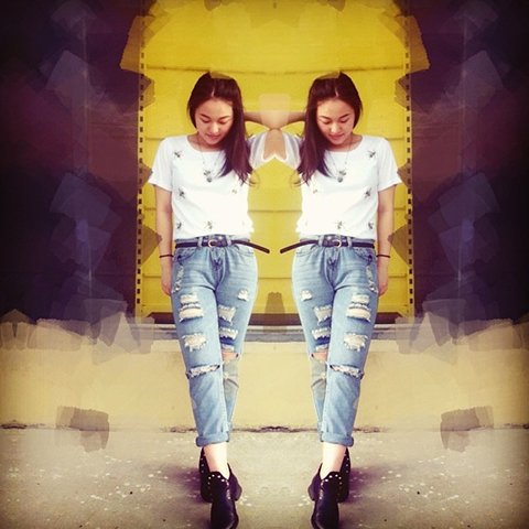 photoViva app draw on picture and mirror photo effect of a girl